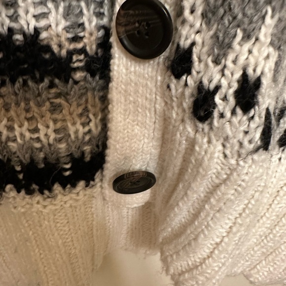 American Eagle Cardigan - Picture 3 of 11